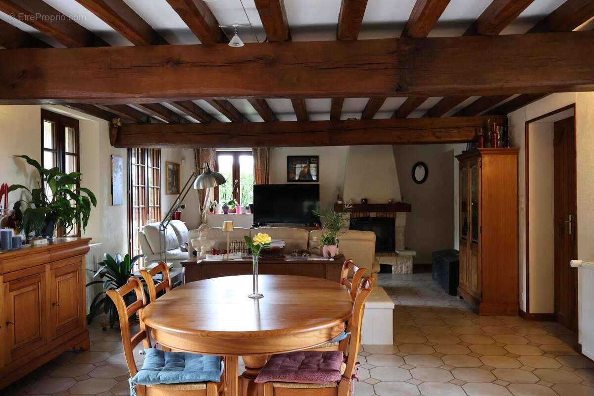 Maison 155 m² à Courcelles-Les-Gisors  - photo 2