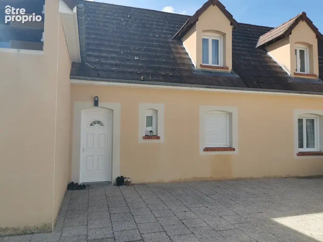 Maison de 2007 avec quatre chambres et un bureau - photo 1