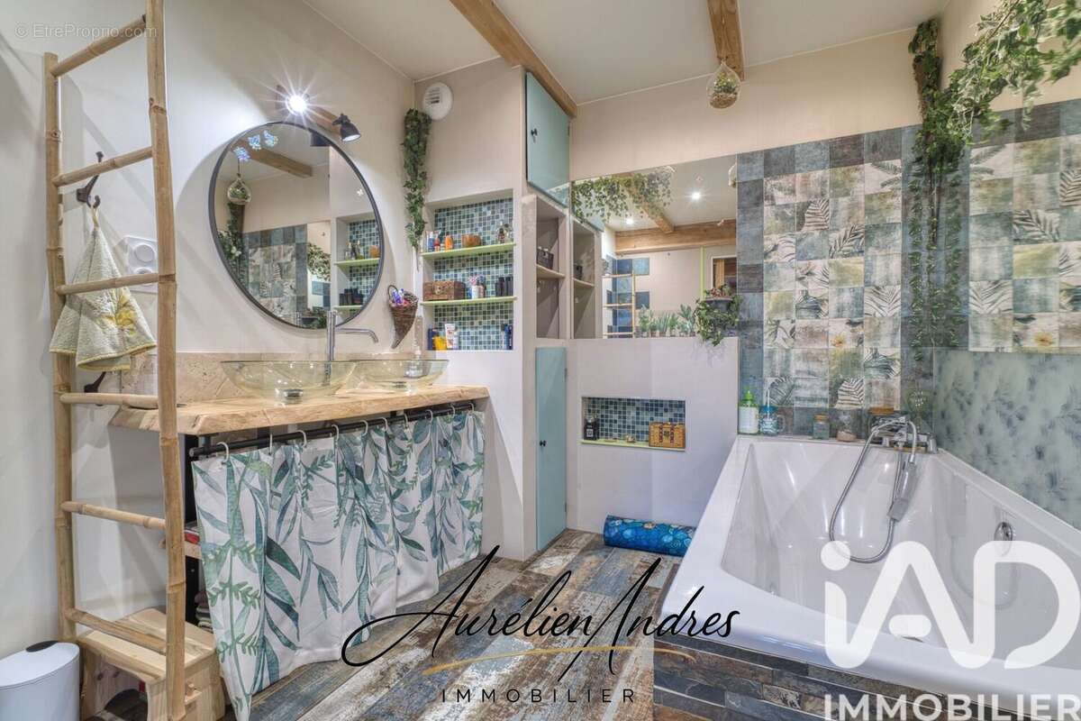 Maison 130 m² à Nonieres  - photo 8