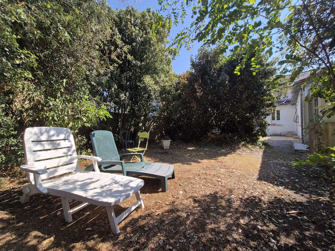 Maison à rénover avec fort potentiel et beau Terrain ! - photo 15