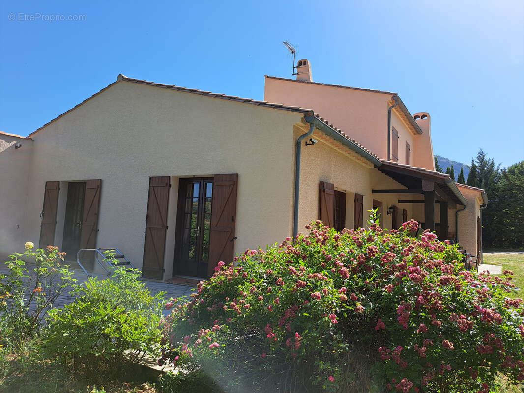 Grande maison sur un terrain de 15 780m2 avec une piscine et un garage de 52m2 - photo 40