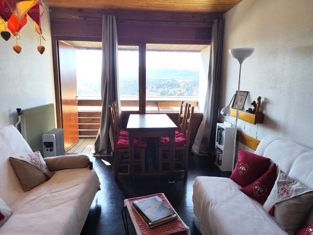 Appartement à MURAT-LE-QUAIRE