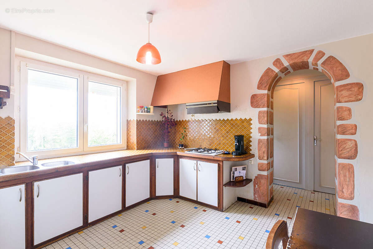 Maison 8 pièce(s) 237 m2 - photo 4