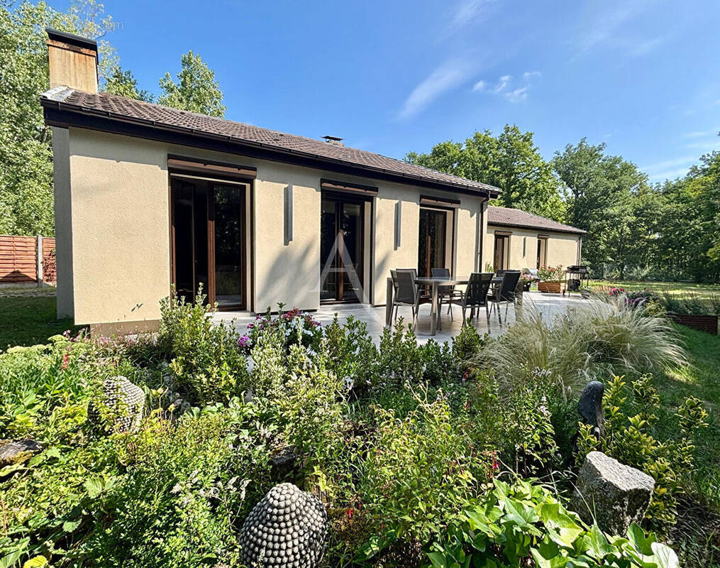 Maison à NEUVILLE-SUR-OISE