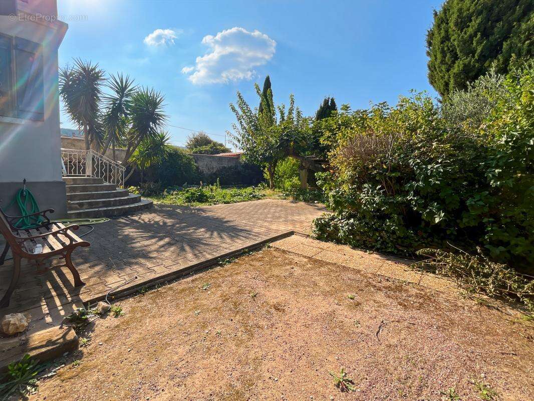 Maison à CHATEAUNEUF-LES-MARTIGUES