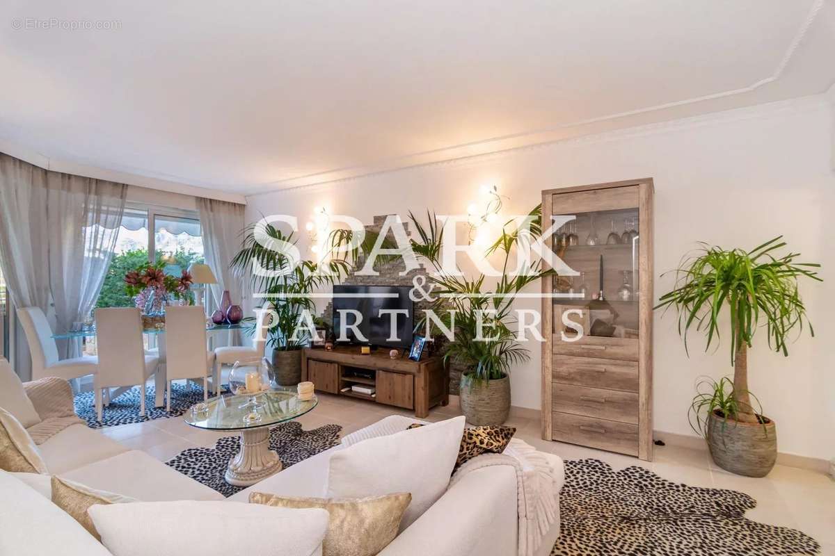 Appartement à ROQUEBRUNE-CAP-MARTIN
