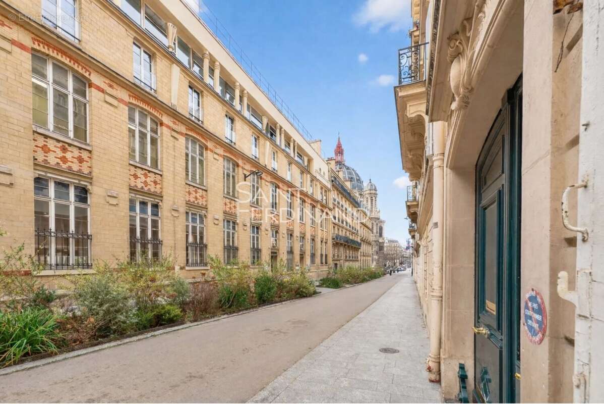 Appartement à PARIS-8E