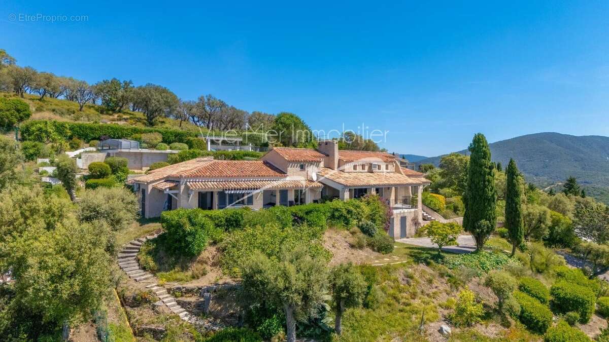 Maison à BORMES-LES-MIMOSAS