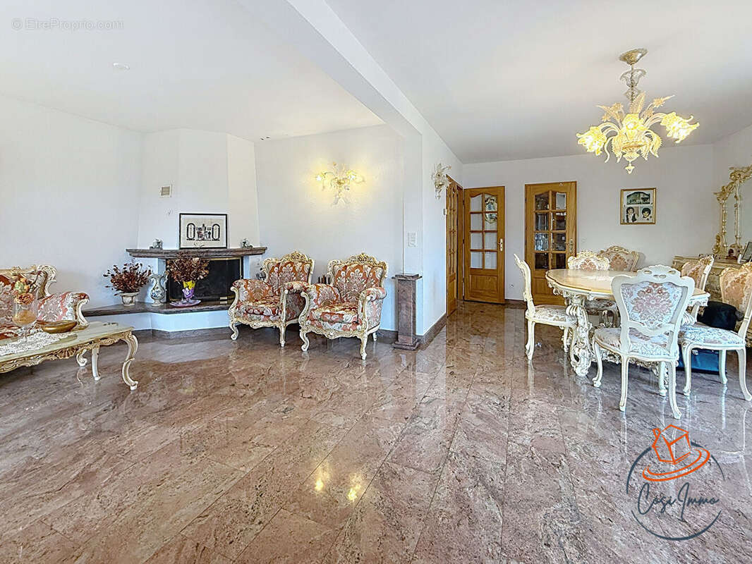 Maison à THOIRY