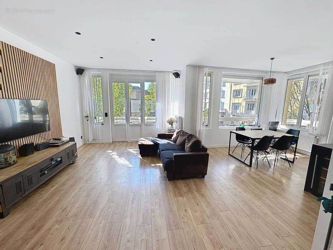 Appartement à SAINT-ETIENNE