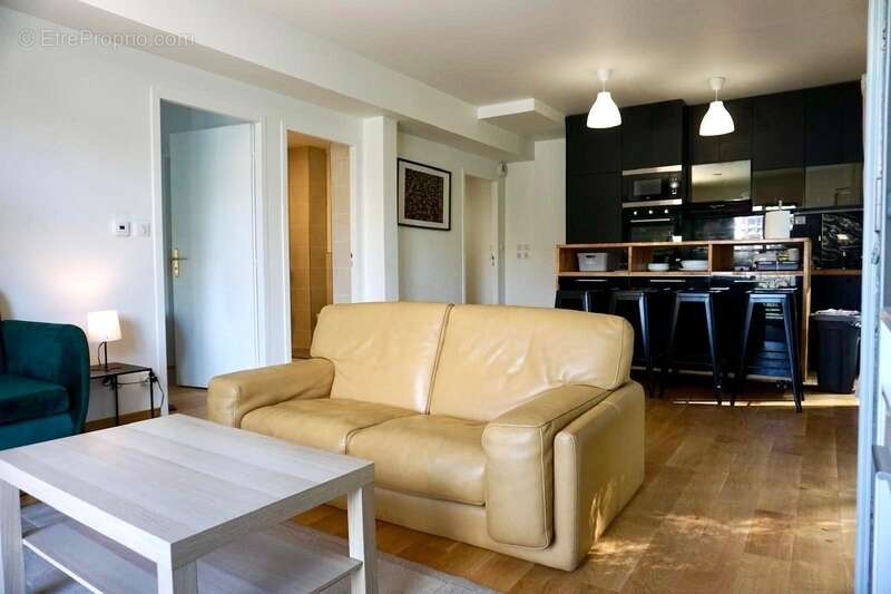 Appartement à NEUILLY-SUR-SEINE