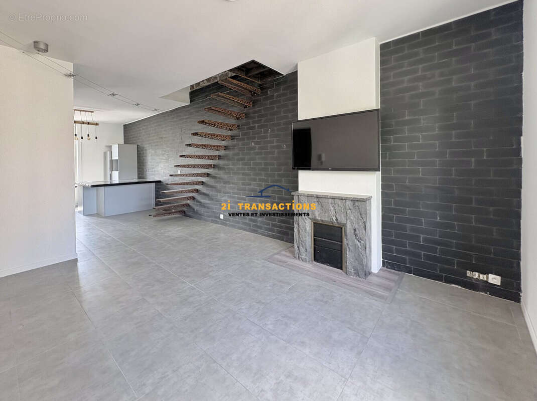 Appartement à SAINT-ETIENNE