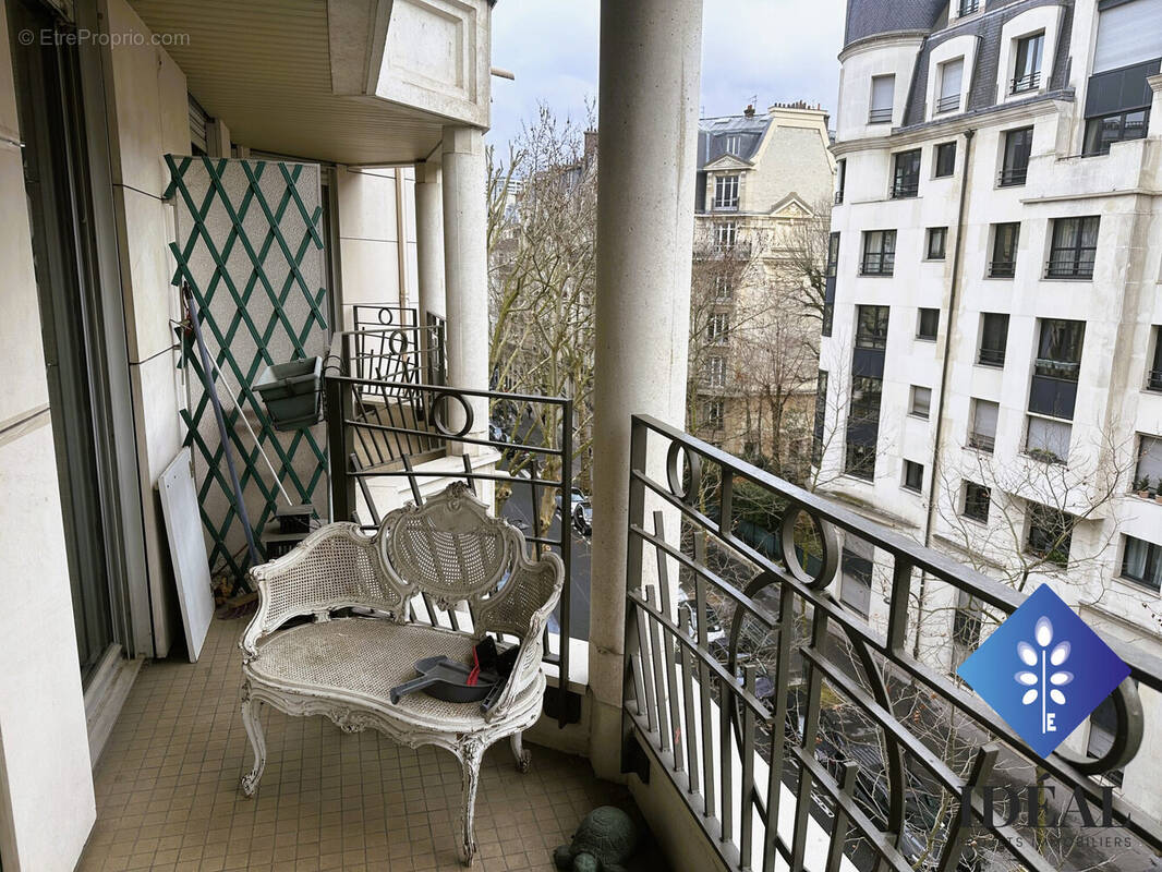 Appartement à PARIS-16E