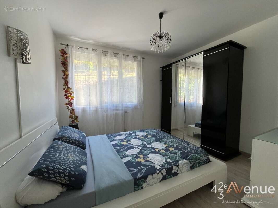 Appartement à SAINT-ETIENNE