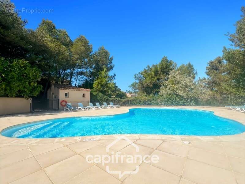 Appartement à MALLEMORT