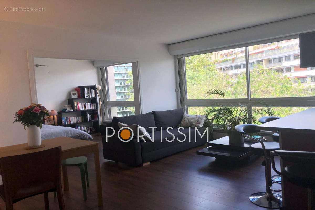 Appartement à PARIS-14E
