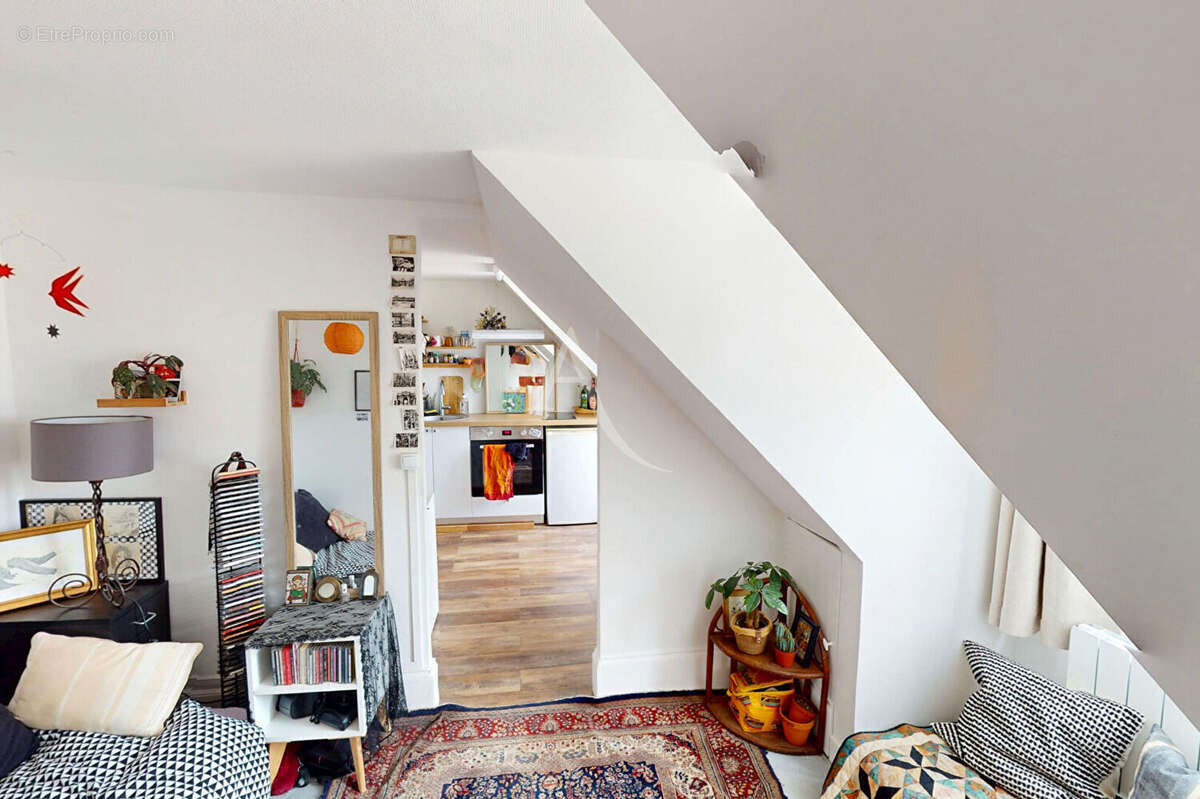 EXCLUSIF - Grand Studio aux portes du Marais ! - photo 3