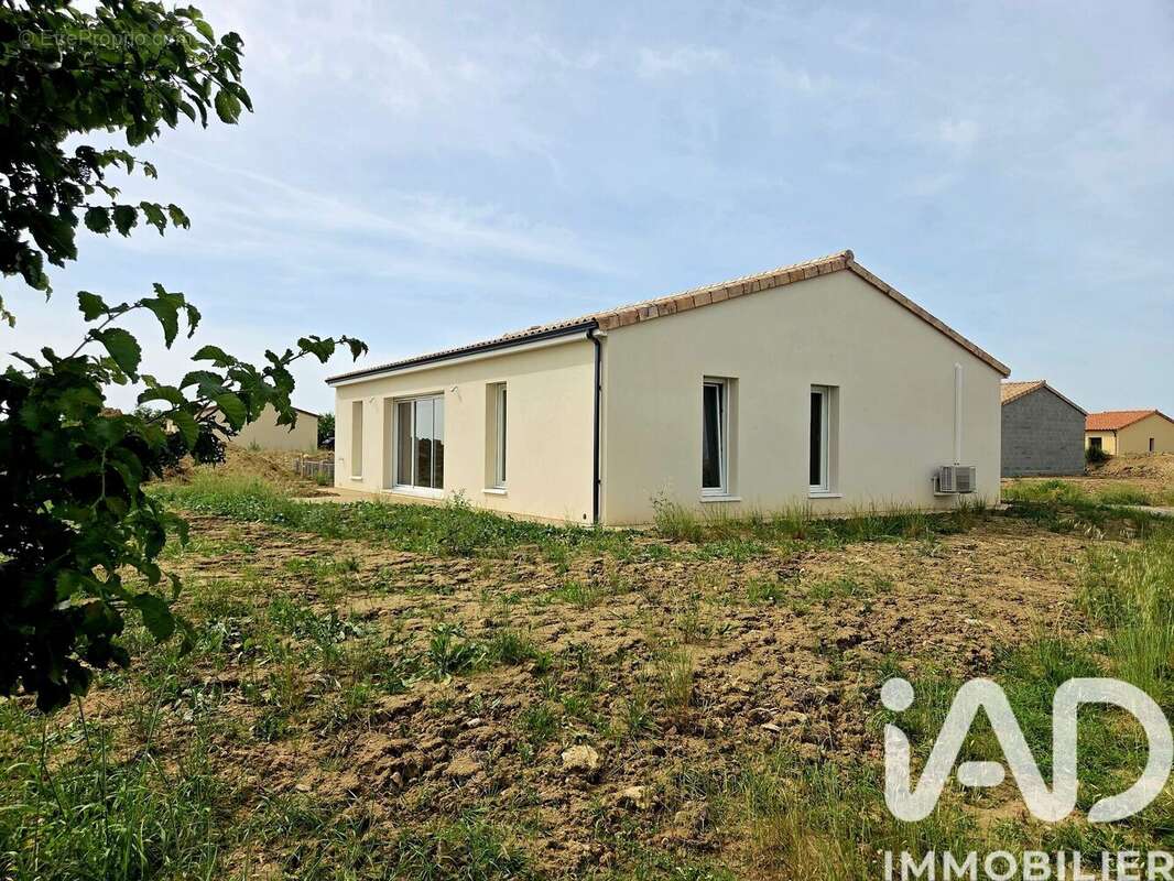 Photo 2 - Maison à MARIGNY-BRIZAY