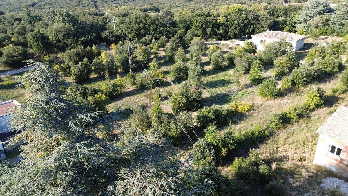 Terrain à ORGNAC-L&#039;AVEN