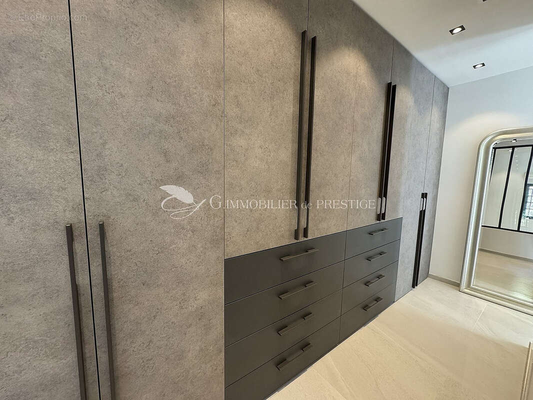 Maison à L'ISLE-SUR-LA-SORGUE