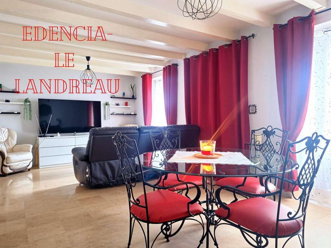 Maison à LE LANDREAU