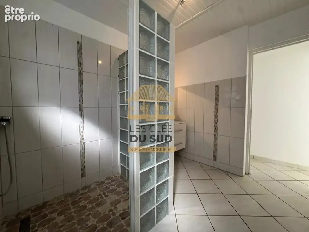 Saint-joseph – maison familiale plain-pied 4 chambres avec jardin – secteur calme - photo 14