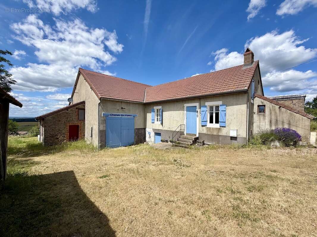 Grand ensemble, entièrement isolé avec 1,4 hectare à vendre près de Remilly - photo 58