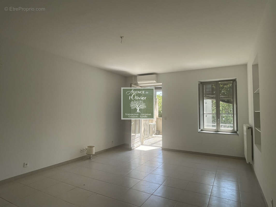 FONTVIEILLE - Appartement de 73 m2 au coeur du village - photo 6