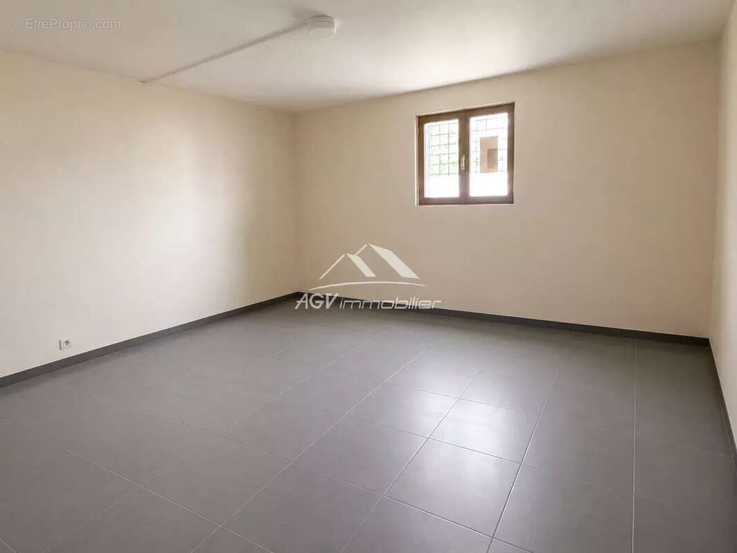 Proche Servas  , au calme , sans vis à vis maison sur 1000 m² de terrain - photo 6