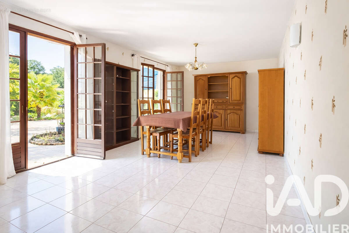 Maison 124 m² à La Chapelle-Du-Bois-Des-Faulx  - photo 3