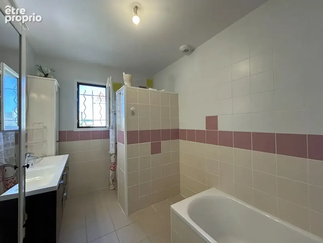 En EXCLUSIVITE !! Appartement 5 chambres, 27m2 de terrasse et 80m2 de cour interieur! - photo 12