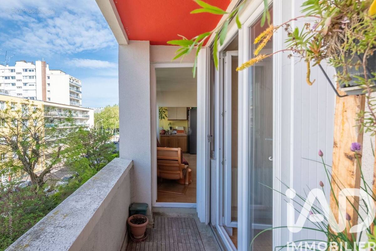 Photo 1 - Appartement à MONTROUGE