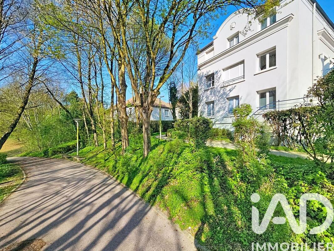 Photo 1 - Appartement à BUSSY-SAINT-GEORGES