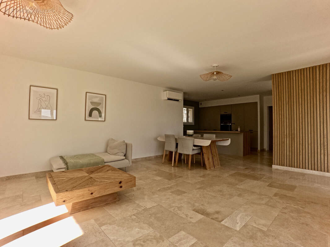 Maison à SOLLIES-VILLE