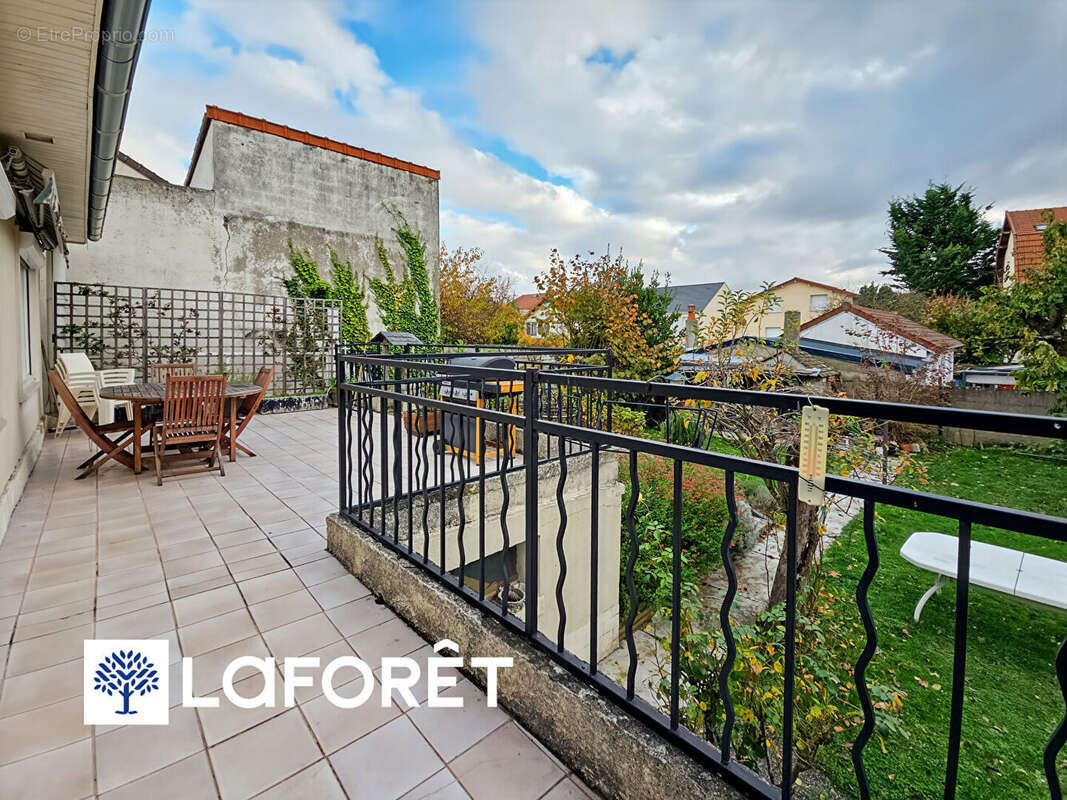 Maison à RIS-ORANGIS