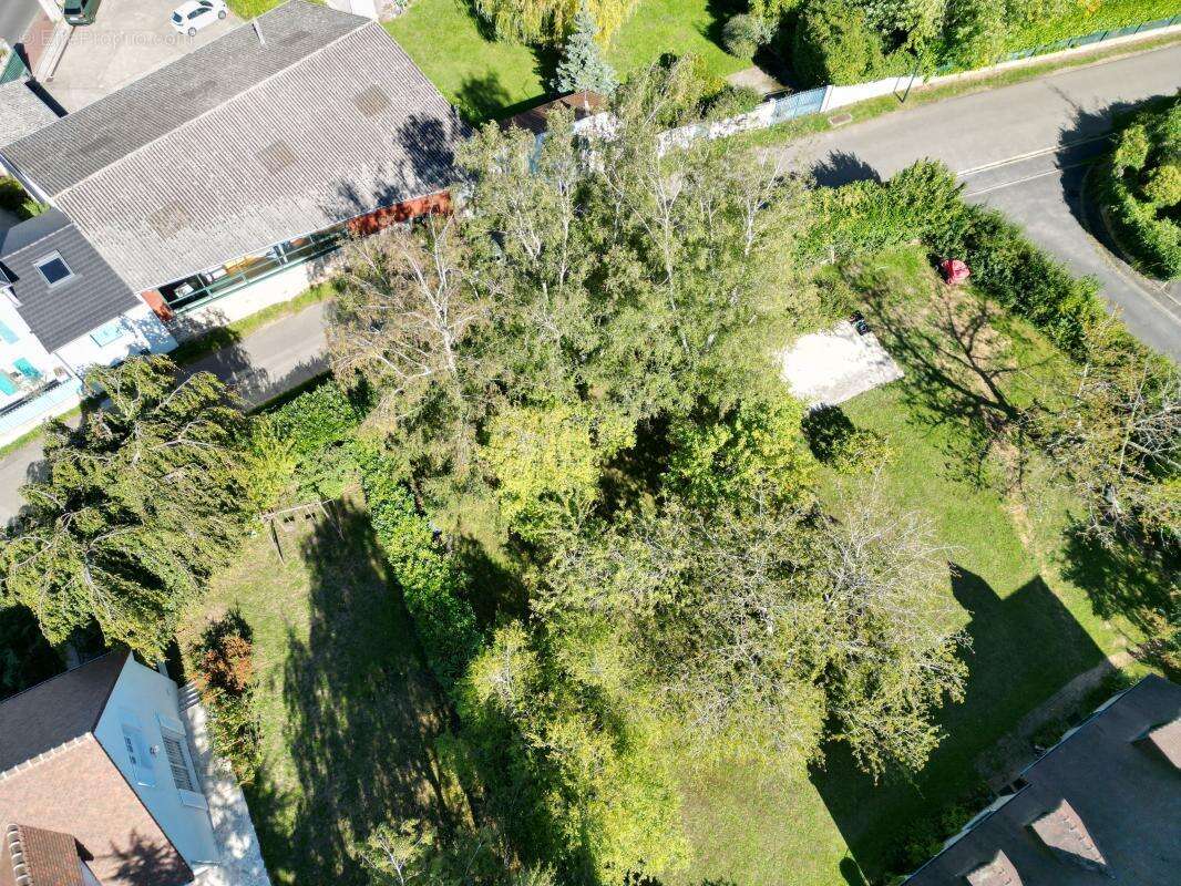 Terrain à CHAMBOURCY