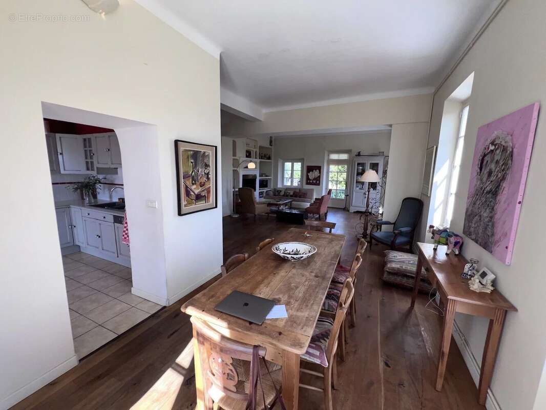 Maison à LE CASTELLET