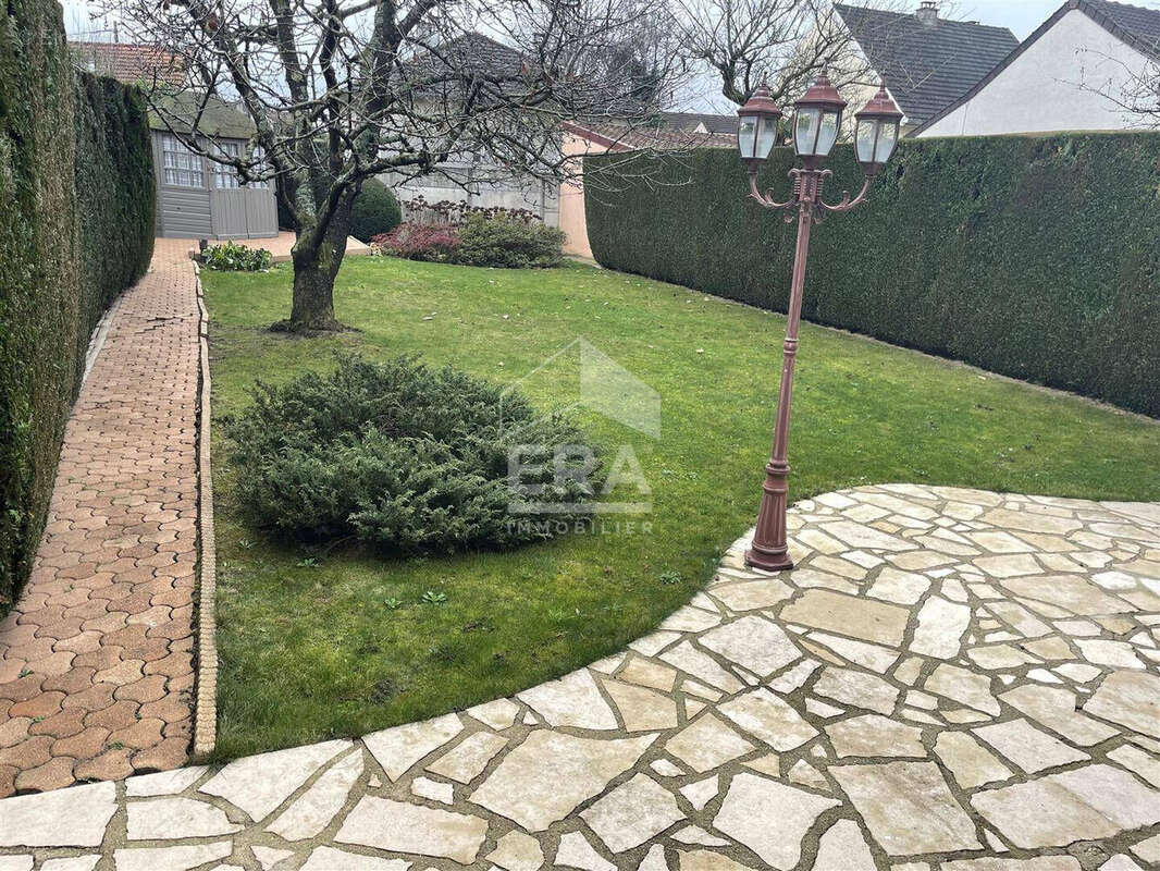 Maison à PONTAULT-COMBAULT