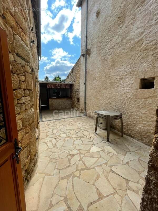 Maison de bourg à vendre 4 pièces env 211m² EXCIDEUIL (24)patio et jardin - photo 24