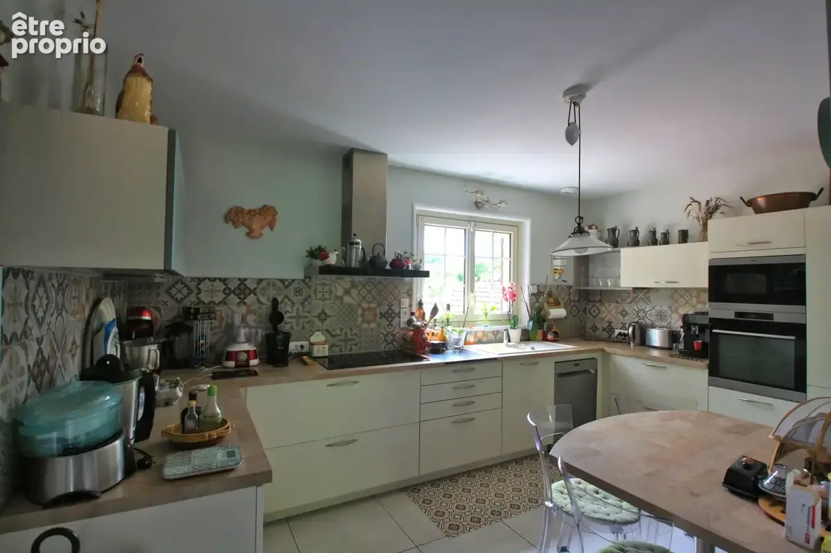 RARE à la vente : maison rénovée de 6 chambres en classe énergétique B, à proximité directe du centre et au calme - photo 8