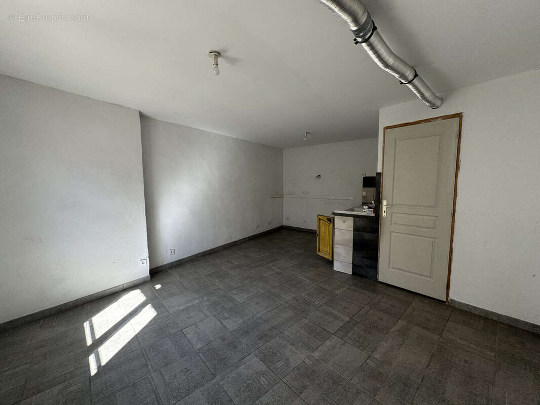 Appartement à TOURVES
