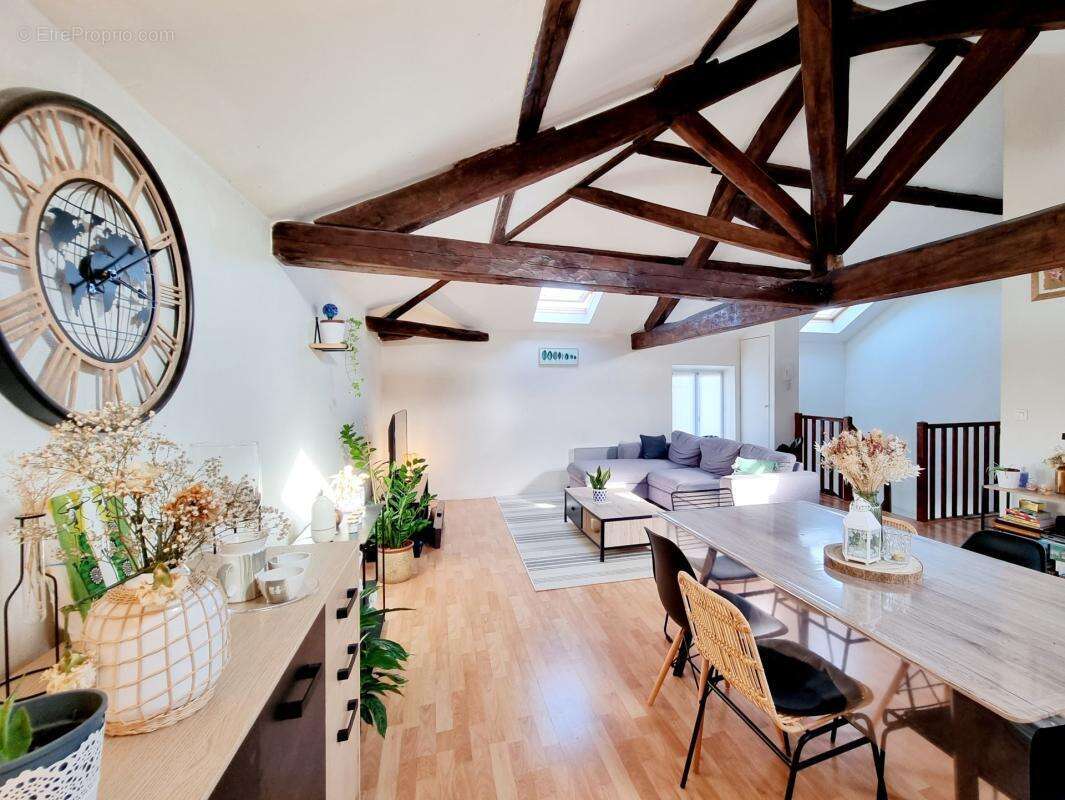 Appartement à ANGERVILLE