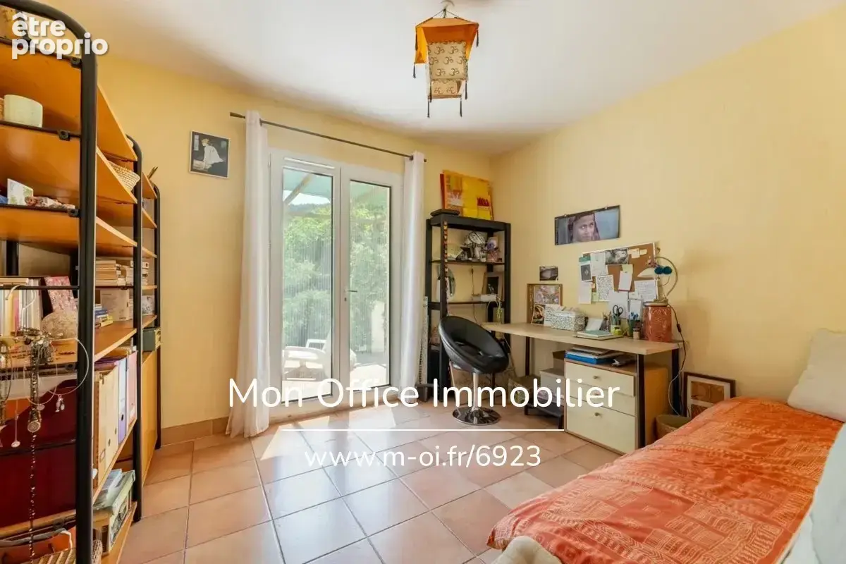 Référence : 6923-EBE. - Maison de plain-pied 120 m² sur 4 000 m² de terrain – Un havre de paix aux portes d’Aix-en-Provence - photo 23