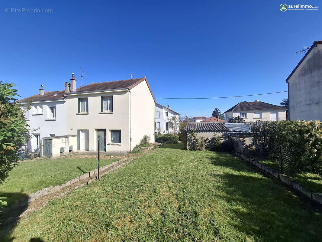 Maison à NERIS-LES-BAINS