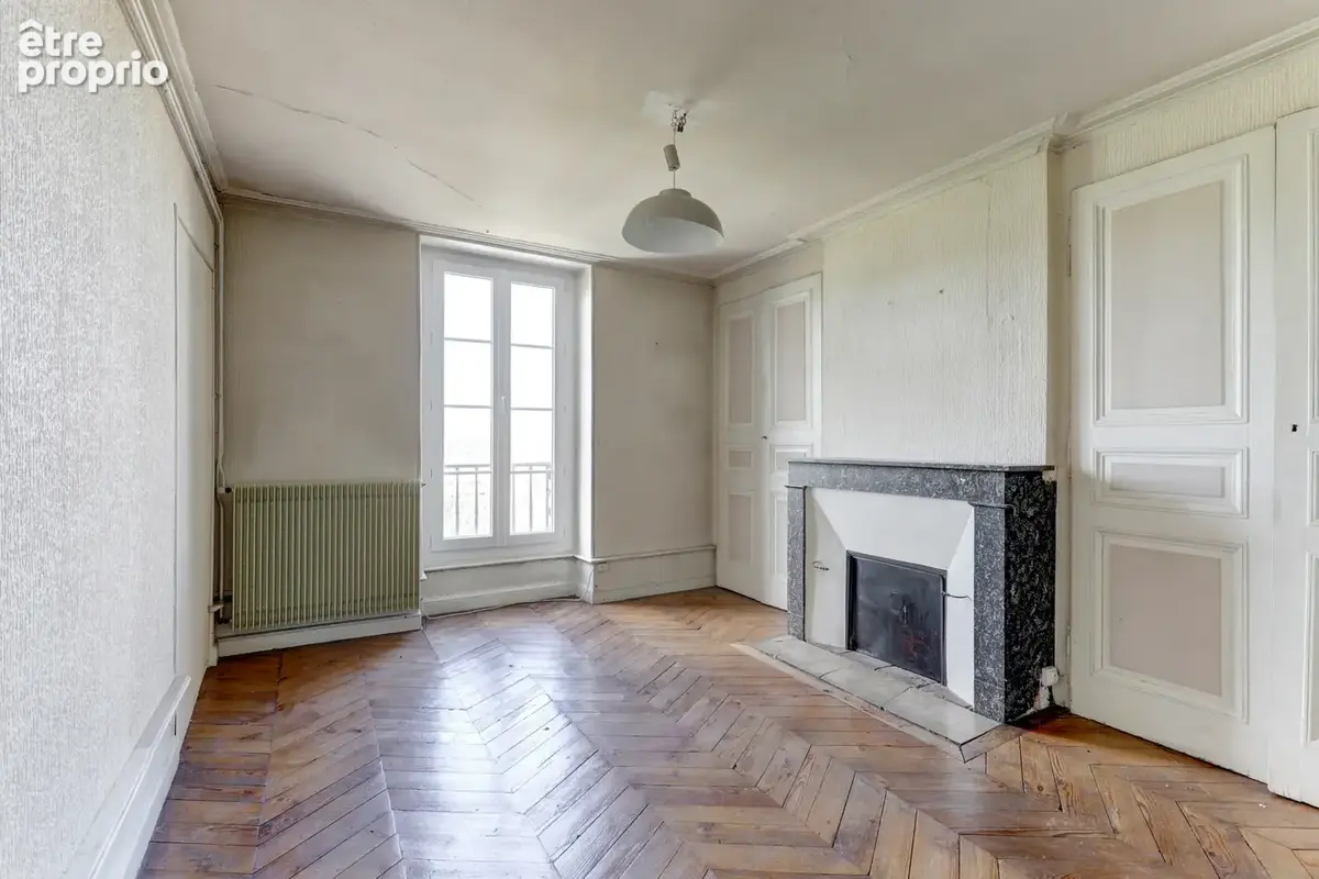 Grand appartement dans immeuble Ancien situé sur le plateau central avec charme - photo 5