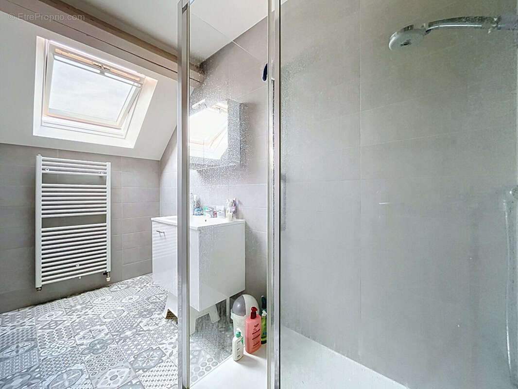 Quartier Republique - Maison 7 pièces 146m2 - photo 7