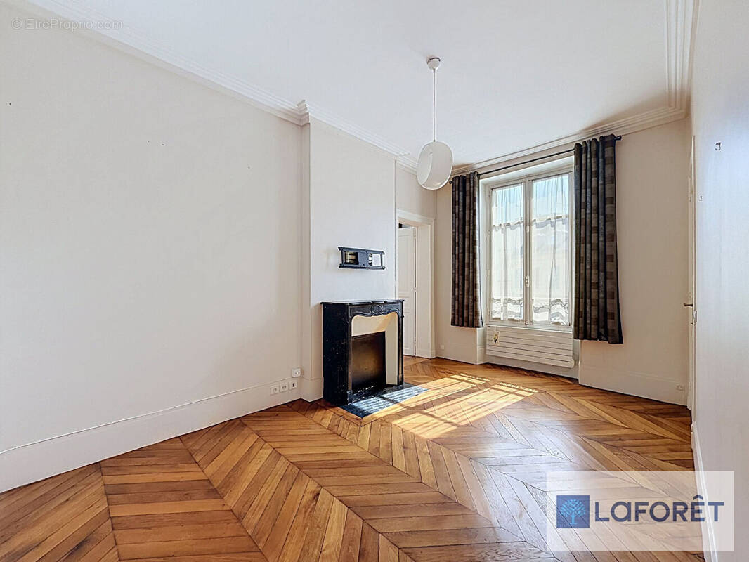 Appartement à VERSAILLES