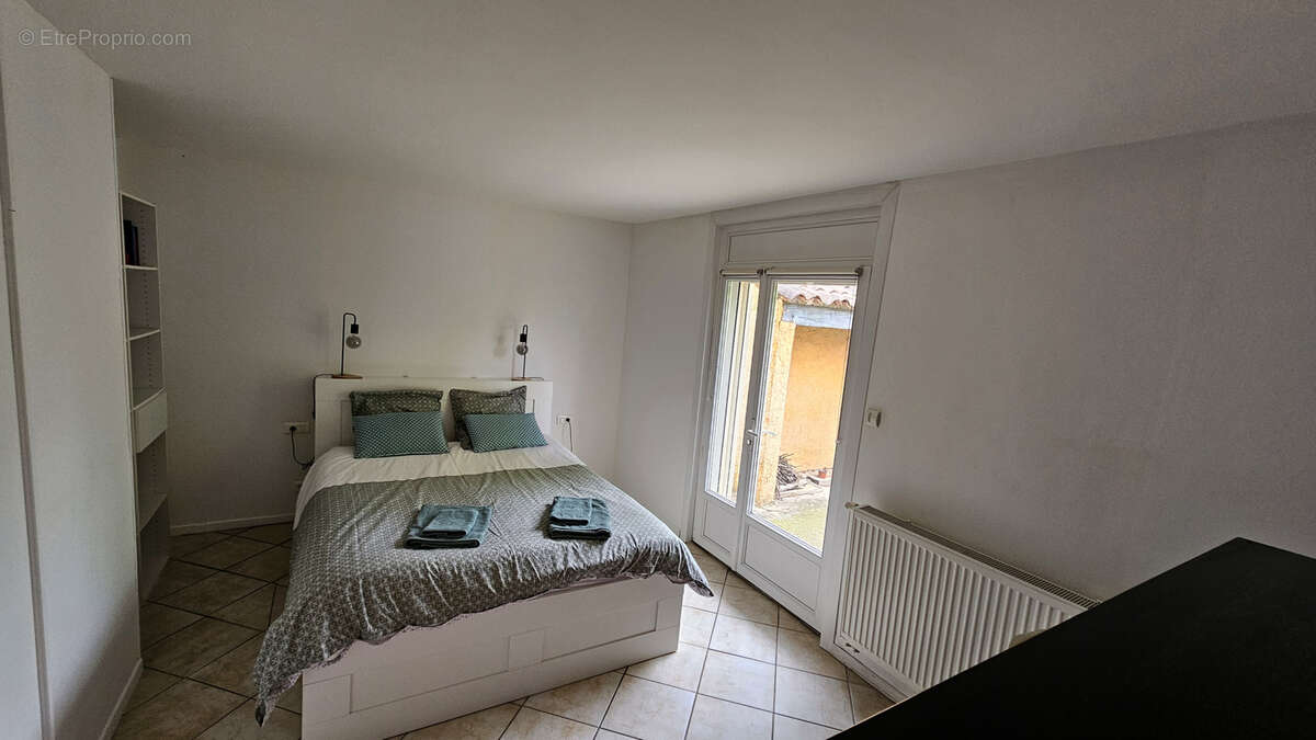 Maison à SIMIANE-COLLONGUE