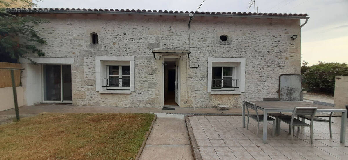 Maison à SAINT-FORT-SUR-GIRONDE