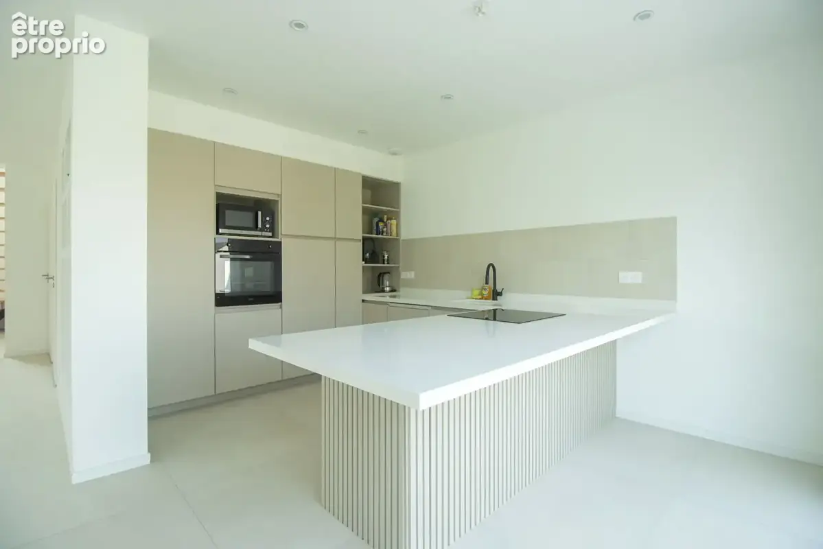 Maison contemporaine - 6 pièces - 145 m² - 4 chambres - Terrasse, Jardin et Garage - photo 3